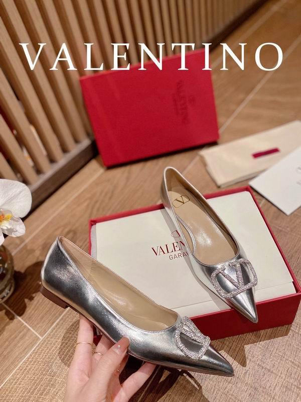 Valentino Women's Shoes 656